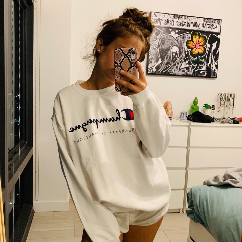White Champagne Sweatshirt - Picture 7 of 8
